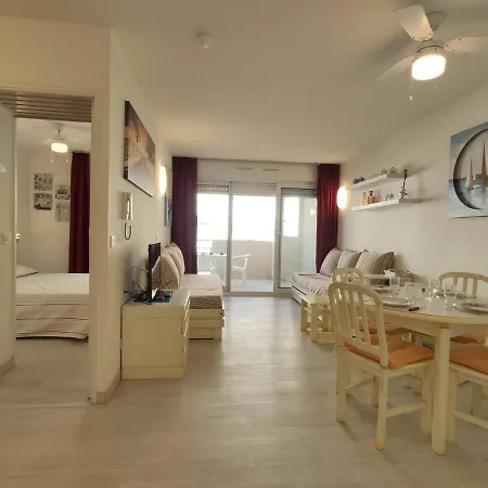 Apartment 2 Pieces Avec Terrasse, Piscine, Parking A 5 Min De La - 4 Couchages - Fr-1-252-158